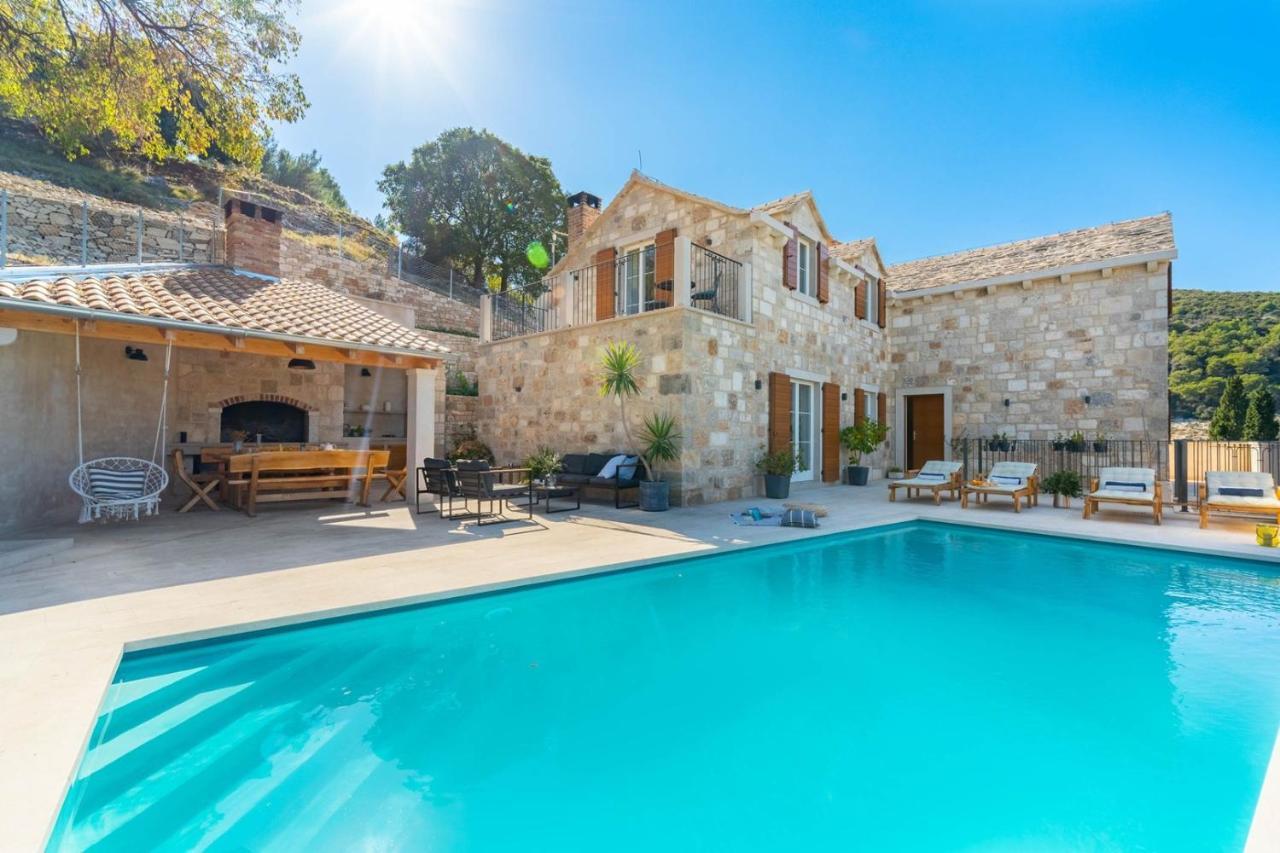 New Villa Ani! Traditional And Luxurious 4-Bedroom Villa With Heated Pool And Sea Views بوستيرا المظهر الخارجي الصورة