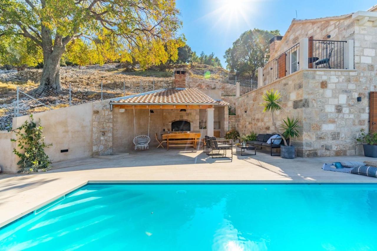 New Villa Ani! Traditional And Luxurious 4-Bedroom Villa With Heated Pool And Sea Views بوستيرا المظهر الخارجي الصورة