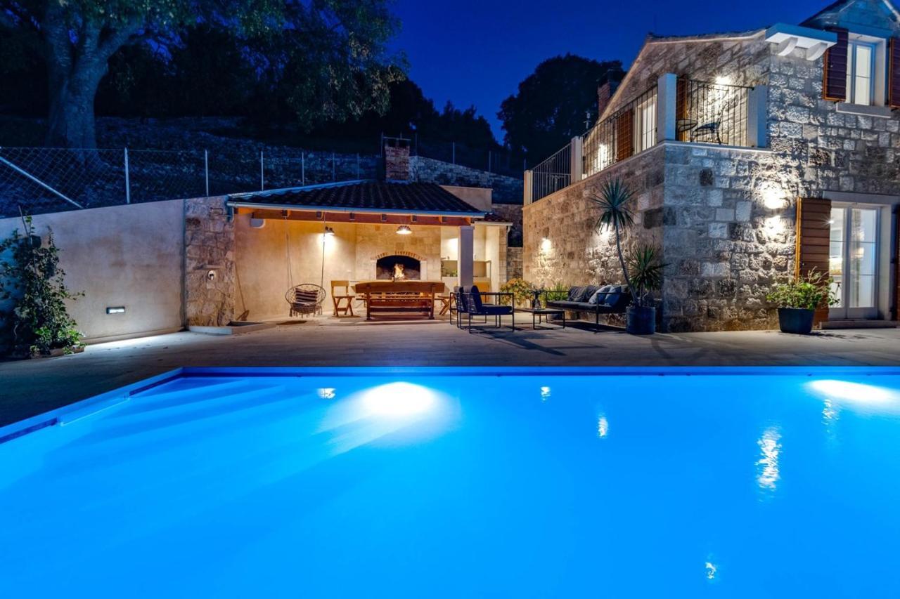 New Villa Ani! Traditional And Luxurious 4-Bedroom Villa With Heated Pool And Sea Views بوستيرا المظهر الخارجي الصورة